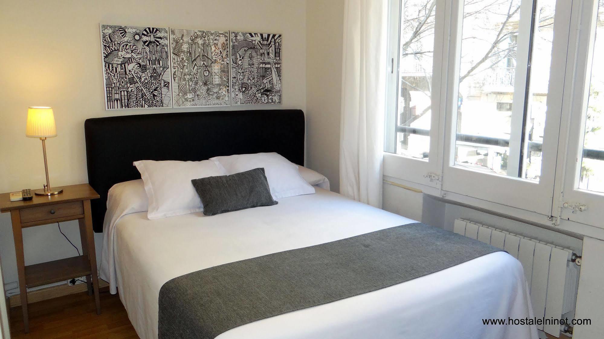 El Ninot Hostel *